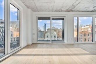 169 Huron St in Brooklyn, NY - Building Photo - Building Photo