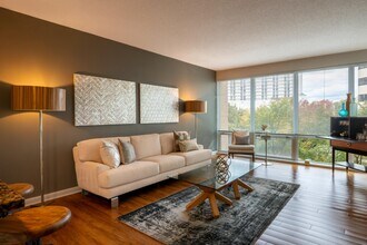 Concord Crystal City in Arlington, VA - Foto de edificio - Building Photo