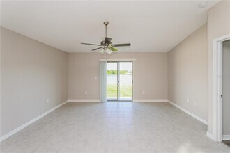 11805 Blackeyed Susan Dr in Riverview, FL - Building Photo - Building Photo