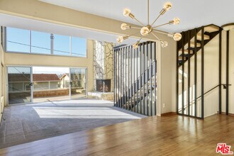 364 Pershing Dr in Los Angeles, CA - Building Photo - Building Photo