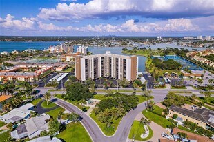 10355 Paradise Blvd in Treasure Island, FL - Building Photo