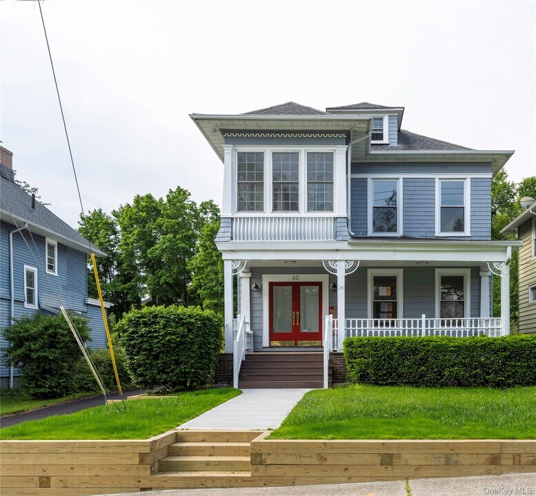 35 North St in Newburgh, NY - Building Photo