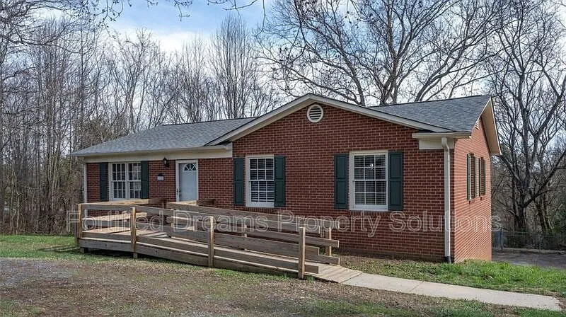 883 Milling Rd in Mocksville, NC - Building Photo
