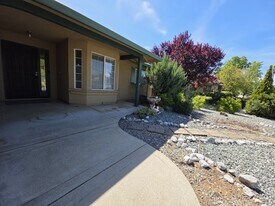 3179 Sunglow Dr in Redding, CA - Building Photo