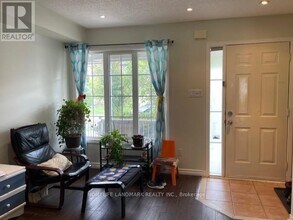 108 Nahanni Dr in Richmond Hill, ON - Building Photo - Building Photo
