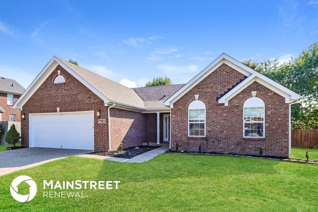 7003 Hollow Oaks Dr in Louisville, KY - Foto de edificio - Building Photo