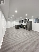 24 San Felice Ln in Hamilton, ON - Building Photo - Building Photo