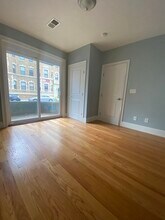 147 Kelton St, Unit 2 in Boston, MA - Foto de edificio - Building Photo