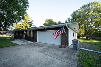 1218 Aldrich Way in Faribault, MN - Building Photo - Building Photo