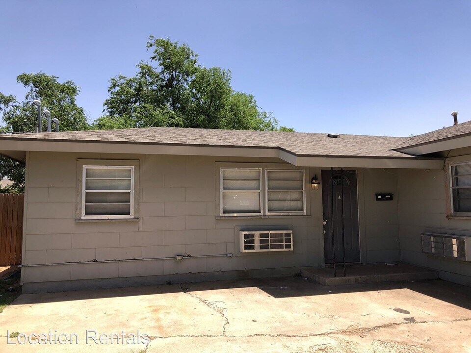 1913 Avenue W in Lubbock, TX - Building Photo