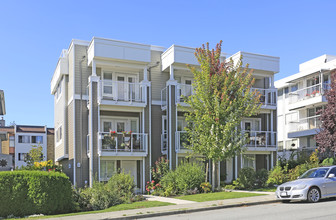 4 On Fir in White Rock, BC - Building Photo - Primary Photo