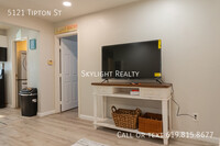 5121 Tipton St in San Diego, CA - Building Photo - Building Photo