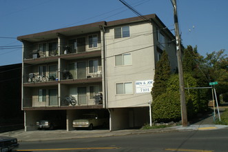 Greenlake Arms in Seattle, WA - Building Photo - Other