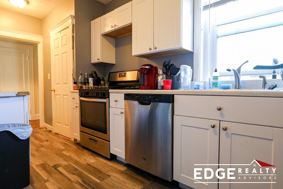 1711 Commonwealth Ave, Unit 2 in Boston, MA - Building Photo
