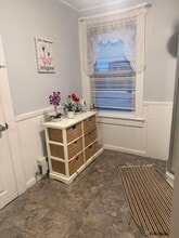 973 Central St, Unit 3 in Lowell, MA - Foto de edificio - Building Photo