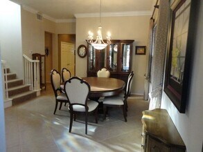 23730 Forest View Ct in Santa Clarita, CA - Building Photo - Building Photo