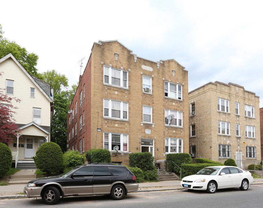 1056 Capitol Ave in Hartford, CT - Building Photo