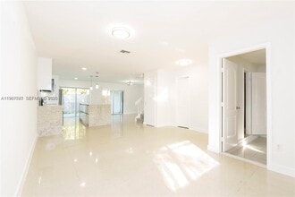 6080 W 26th Ct in Hialeah, FL - Building Photo - Building Photo