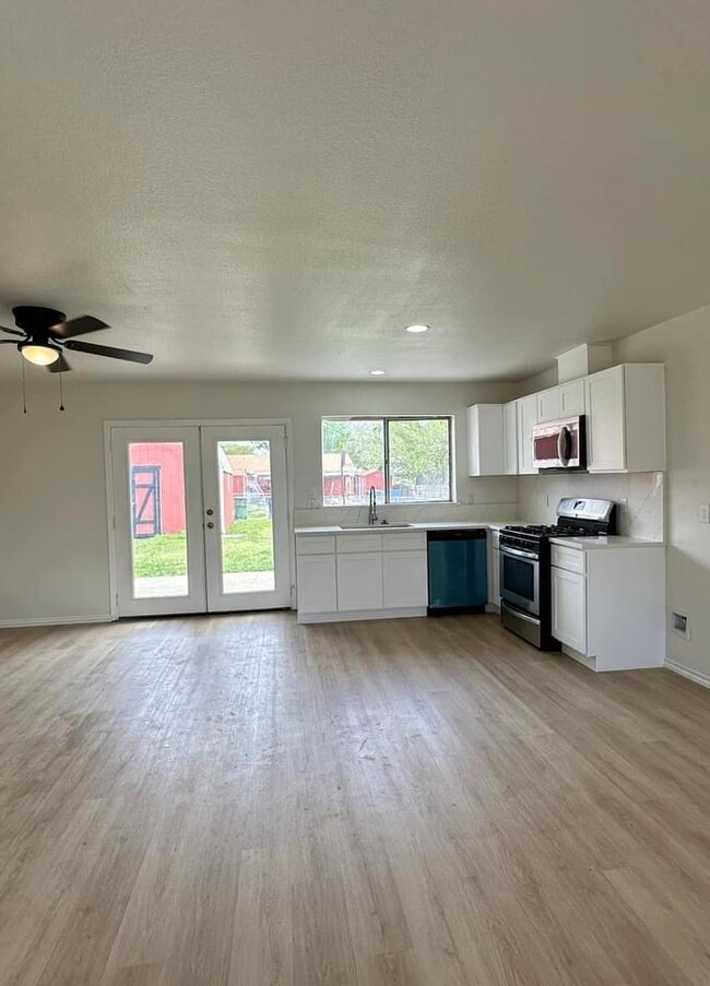 property at 714 Malibu Dr