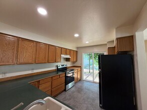 1133 McLean Blvd in Eugene, OR - Building Photo - Building Photo