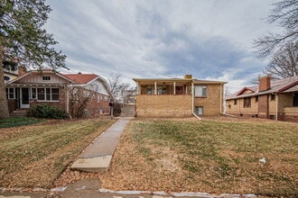 2033 S Clayton St in Denver, CO - Foto de edificio - Building Photo