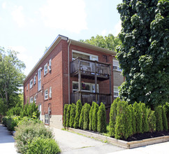 12 Sand Beach Rd in Toronto, ON - Building Photo - Building Photo