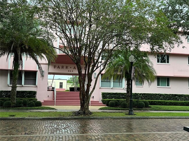 property at 640 N Park Ave