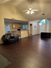 554 Valley View Dr in Lewisville, TX - Building Photo - Building Photo