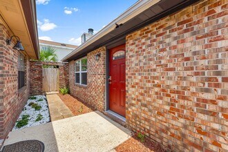 237 Indian Oaks Dr in Destin, FL - Foto de edificio - Building Photo