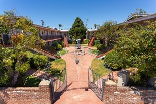 3062 1/2 Ivy St in San Diego, CA - Building Photo