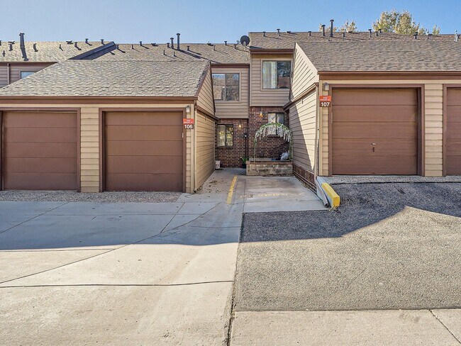 322 Wright St in Lakewood, CO - Building Photo - Building Photo