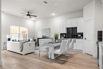 2340 Alsiddiq Dr in Irving, TX - Building Photo - Building Photo