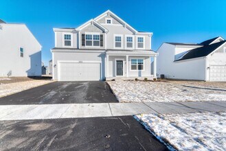 454 Bower Ln in Oswego, IL - Building Photo - Building Photo