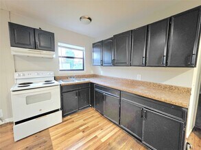 208 Cemetery Rd in Willis, TX - Building Photo - Building Photo