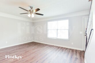 204 Merritt Dr in La Vergne, TN - Foto de edificio - Building Photo