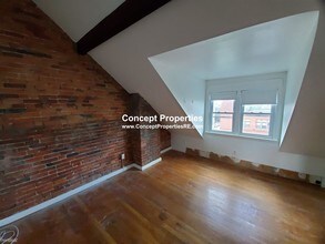 162 Broadway-Unit -# 2 in Somerville, MA - Foto de edificio - Building Photo