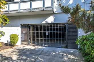 3768 Harrison St in Oakland, CA - Building Photo - Building Photo