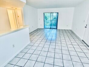 8520 SW 212th St, Unit 303 in Cutler Bay, FL - Building Photo - Building Photo