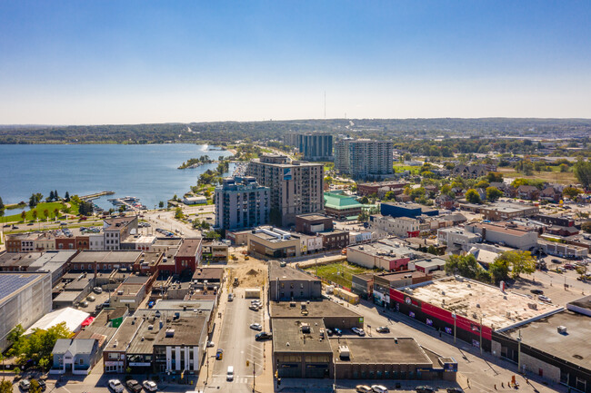 Harbour Pointe in Barrie, ON - Building Photo - Building Photo