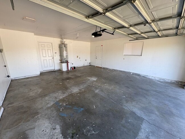 941 S T St in Tulare, CA - Building Photo - Building Photo