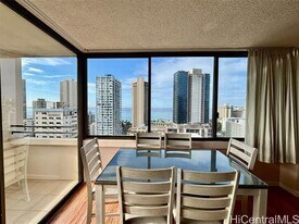 2410 Cleghorn St in Honolulu, HI - Building Photo