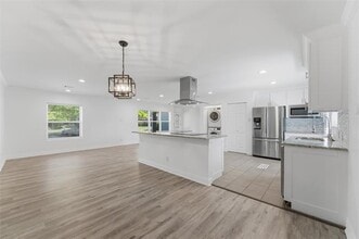 2916 Healey Dr in Dallas, TX - Building Photo - Building Photo