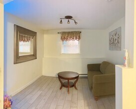 178 Mountain Ave, Unit 2 in Revere, MA - Building Photo - Building Photo