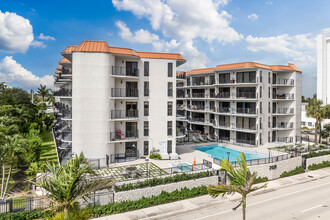 Tradewinds by the Sea in Fort Lauderdale, FL - Foto de edificio - Primary Photo