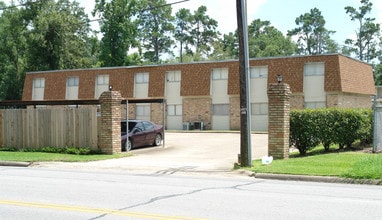 Hyde Park West Apartments in Beaumont, TX - Foto de edificio - Building Photo