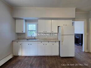 139 Oak St in Lewiston, ME - Building Photo - Building Photo
