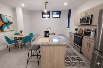 Barton Apartments in Buffalo, NY - Foto de edificio - Building Photo