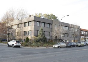 3155 Hochelaga Rue in Montréal, QC - Building Photo