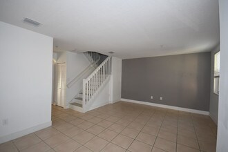 8159 W 36th Ave-Unit -4 in Hialeah, FL - Building Photo - Building Photo