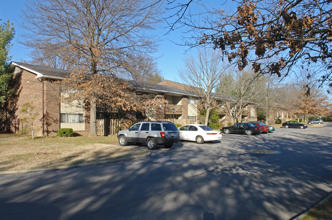 Coventry Square Apartments in Nashville, TN - Foto de edificio - Building Photo